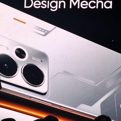 Realme 14: linha chega ao Brasil com celular que muda de cor a partir de R$ 2,8 mil