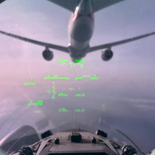 Vídeo mostra caças Eurofighter escoltando avião com suspeita de bomba