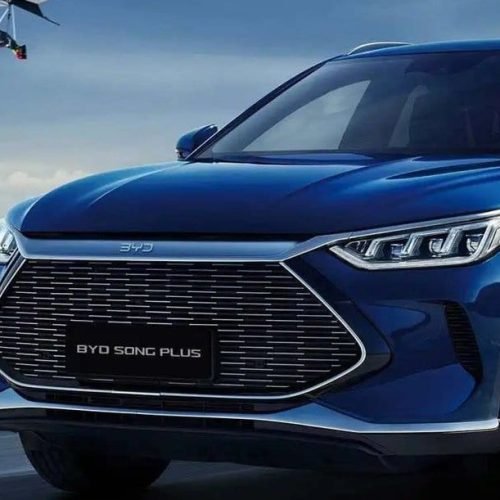 BYD ultrapassa Tesla em vendas e receita de carros elétricos e híbridos