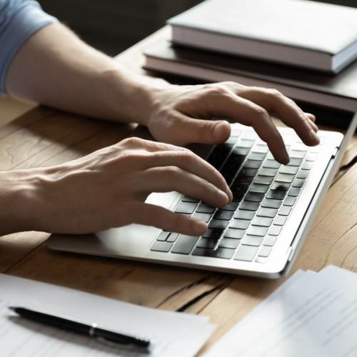 Inteligência é mais importante do que prática ao usar um computador, diz estudo