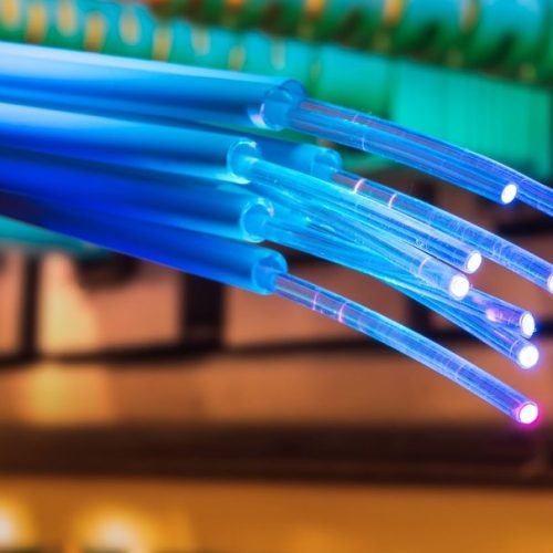 Mensagens quânticas são transmitidas por rede de fibra óptica comum de 254 km