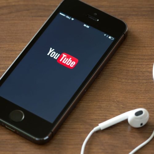 YouTube domina os podcasts – The BRIEF