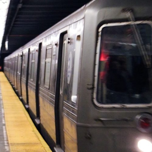 Metrô de Nova York usa celulares Google Pixel para detectar problemas na ferrovia