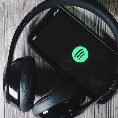 iFood oferece 3 meses de Spotify Premium de graça para assinantes do clube de benefícios