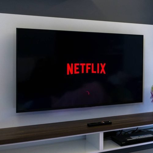 Samsung libera HDR10+ em filmes e séries da Netflix no Brasil! Veja como usar