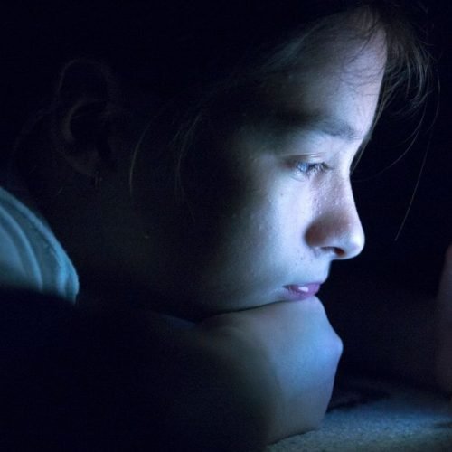 Chatbots da Meta criados com IA falam até de sexo com menores, revela denúncia