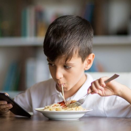 Apple apresenta novas ferramentas de segurança para a proteção de crianças