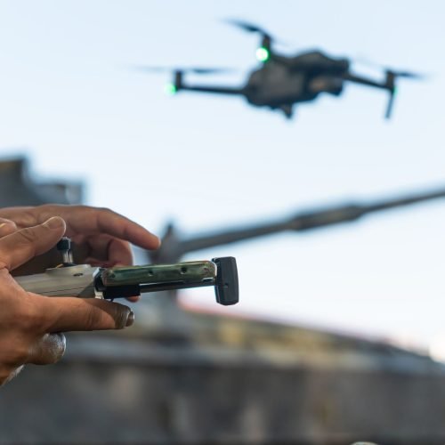 Empresas dos EUA revela sistema inovador com IA que detecta e derruba drones