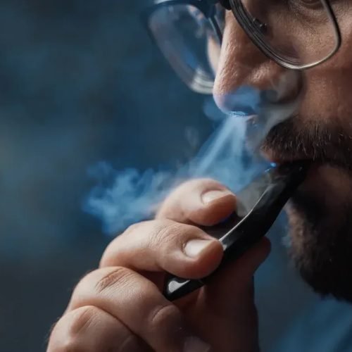 YouTube, Mercado Livre e outros têm 48 horas para apagarem conteúdo sobre cigarro eletrônico