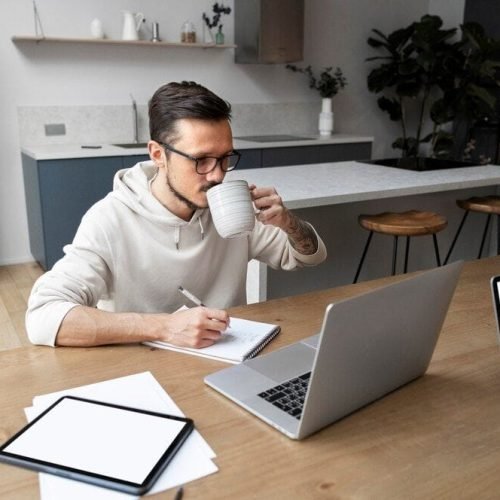 12 itens indispensáveis para quem trabalha em home office