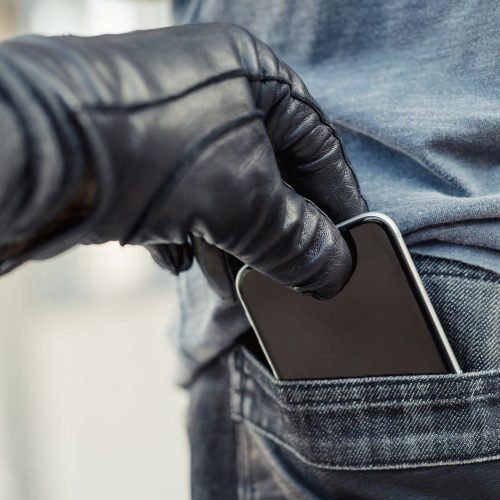 Governo federal propõe aumentar a pena de quem compra celular roubado