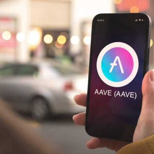 AAVE and LINK Price Returns are Higher than ETH and BTC – Is Altcoins Season Beginning?
