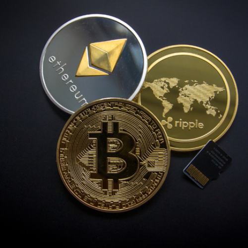 Bitcoin, Ethereum, XRP Analysis: Will Altcoins Follow BTC’s Pump to Record Highs