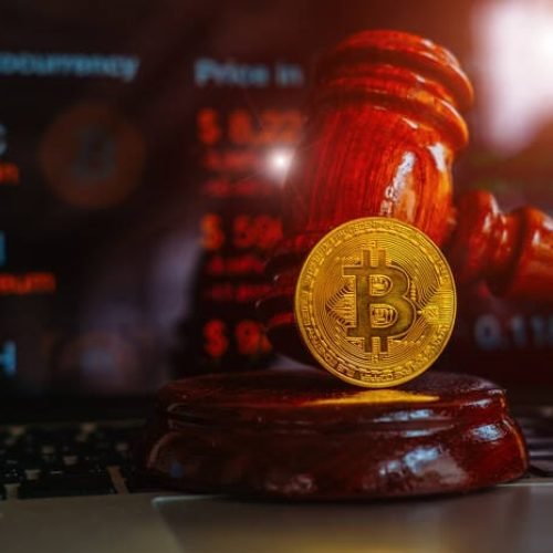 Bitcoin (BTC) vs Gold (XAU) – How Trade Wars and Yuan Devaluation Are Shaping Markets