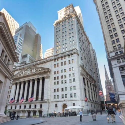 Stocks: Rally to Pause as Moody’s Downgrades US Credit Rating