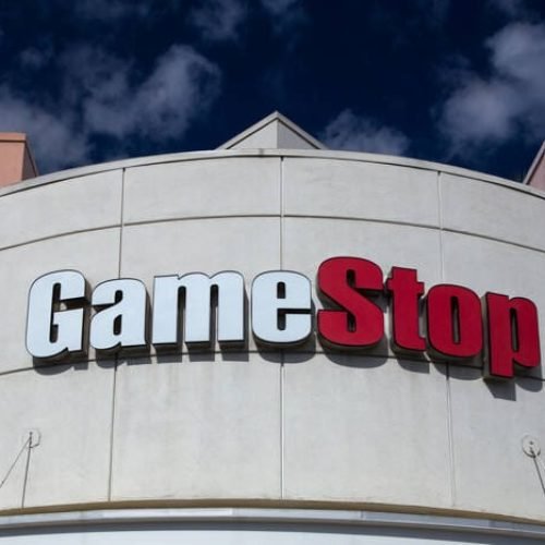 Nasdaq 100: Trump Tariff Plans Rattle Market, GameStop Climbs on Crypto Shift
