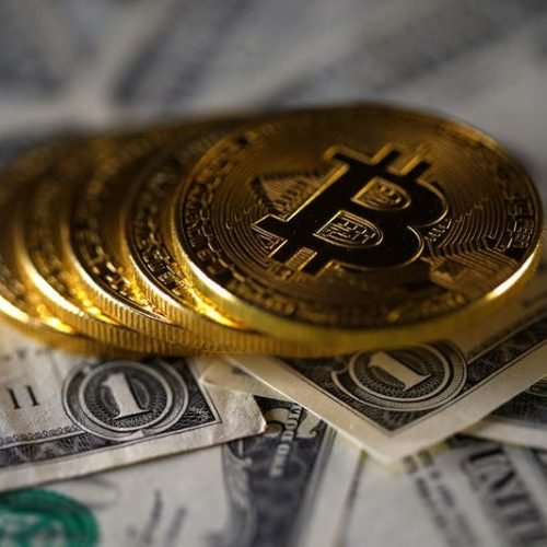 Aprovação de ETF deve ter efeito negativo no preço, afirma economista Peter Schiff Por Blockmarket
