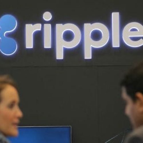 Ripple: Coinbase e outras retomam negociação de XRP; token acumula alta de 70%