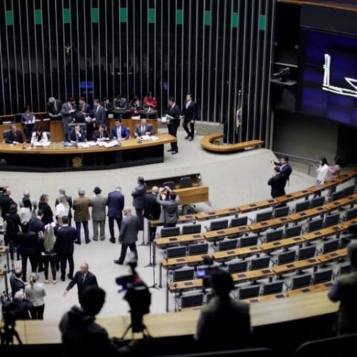 Projetos sobre criptos podem arrecadar até R$ 1 bi, diz deputado Por Poder360