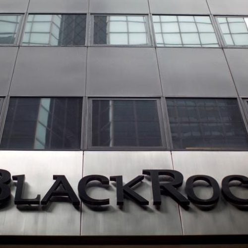 BlackRock está manipulando o preço do Bitcoin, diz especialista Por CriptoFácil