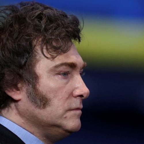 Governo argentino diz que especulações de propina são "insultantes" após Milei promover criptomoeda