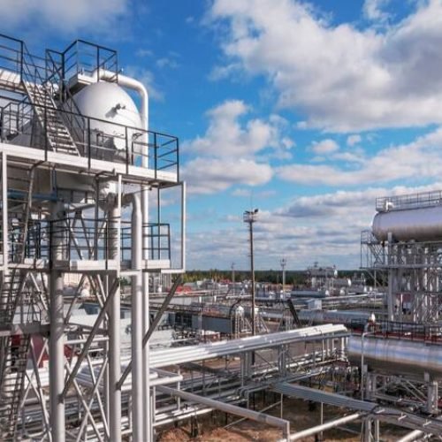 Natural Gas and Oil Forecast: Tariff Relief and OPEC Supply Shape Near-Term Bias