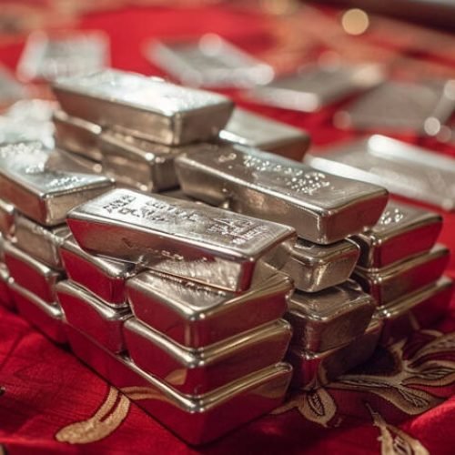 Silver (XAG) Forecast: Bulls Eye $33.11 Breakout as Momentum Picks Up