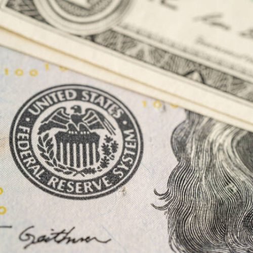 DXY Slips Below 100 as Political Gridlock and Risk Aversion Weigh: Analysis for EUR/USD, GBP/USD, USD/CAD, USD/JPY