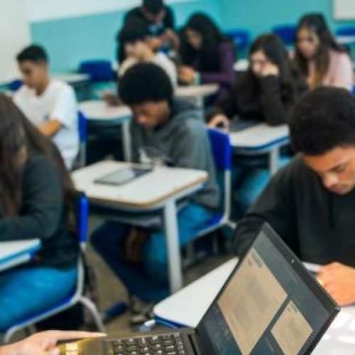 Governo de SP vai usar IA para corrigir lições de casa