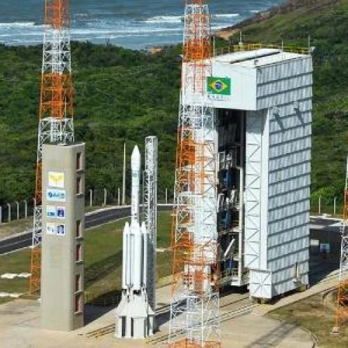 Brasil propõe que China lance satélites de Alcântara