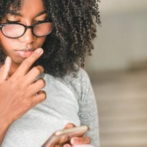 Planos de celular mais vendidos têm o pior custo-benefício, diz pesquisa