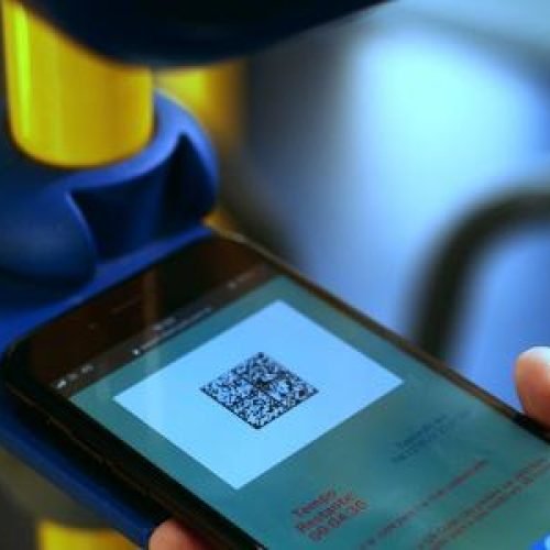 Como usar celular para pagar transporte público em cidades no Brasil
