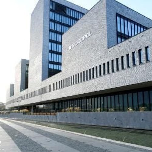 Imagens de abuso sexual infantil criadas por IA são alvo de operação