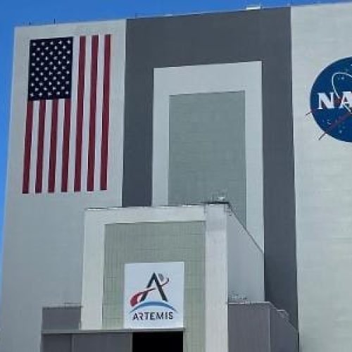 Demissão de autoridades-chave da Nasa põe em xeque volta dos EUA à Lua