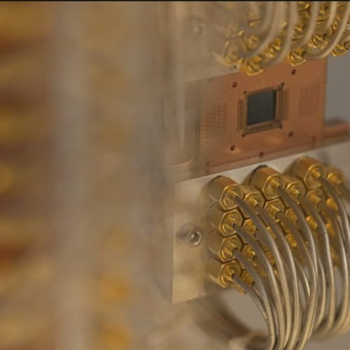 Computadores quânticos podem descriptografar em segundos documentos que os atuais demorariam milênios | Fantástico