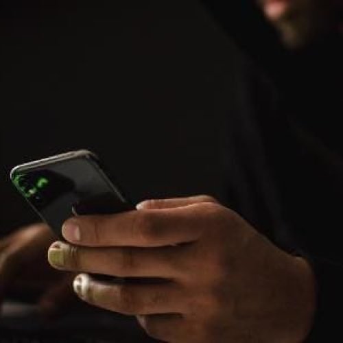 não atenda esse tipo de chamada, alerta FBI