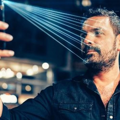 Golpista pegava foto de clientes de operadora para obter empréstimos