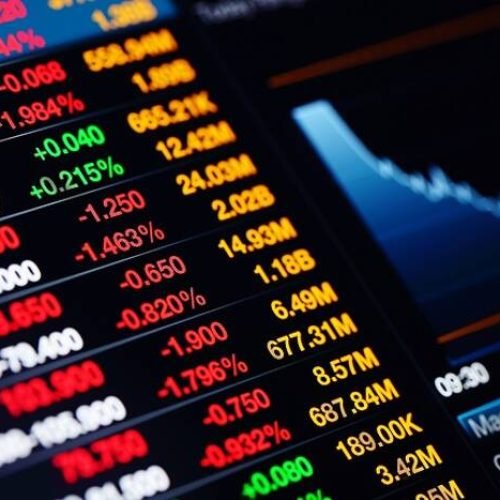 The Day Ahead: Markets Eye Target and Snowflake Earnings Today After Rally Pauses