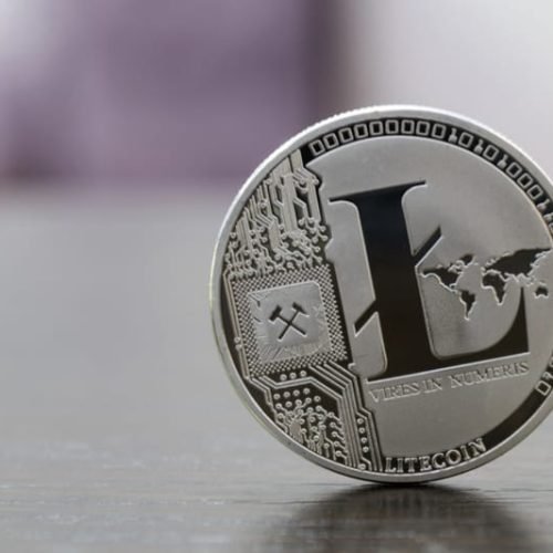 Litecoin realiza seu terceiro halving com sucesso, mas preço despenca 7% Por CriptoFácil