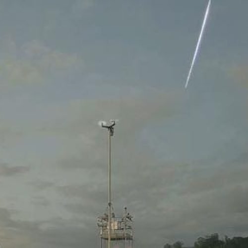 Meteoro ‘bola de fogo’ é registrado à luz do dia no RS