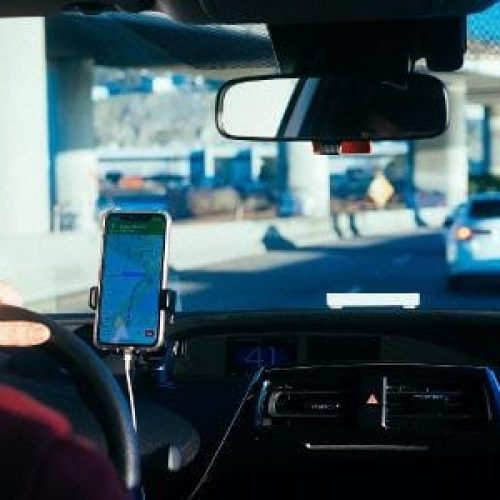 Vale a pena ser motorista de app? Startup estima ganhos em 15 cidades