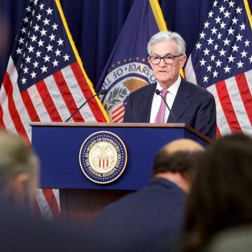 Bitcoin cai após presidente do Fed assumir tom agressivo Por CriptoFácil