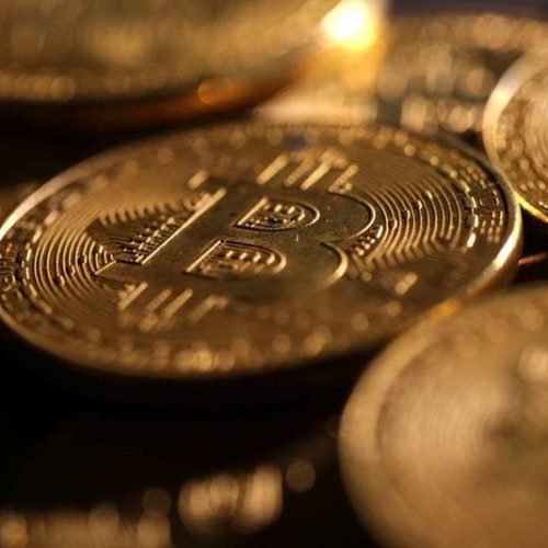 bitcoin tem leve alta e volta ao nível dos US$ 100 mil, de olho no Fed Por Estadão Conteúdo