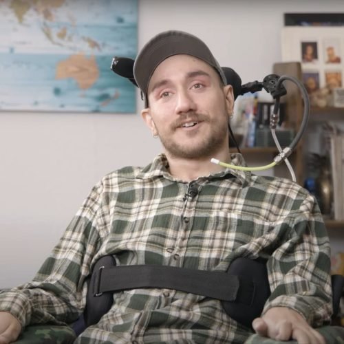 O homem que serve de ‘cobaia’ para chip de Elon Musk no cérebro para controlar computador com pensamento | Ciência