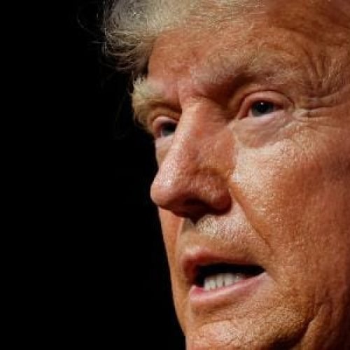 Twitter é multado por demora para entregar dados sobre Trump