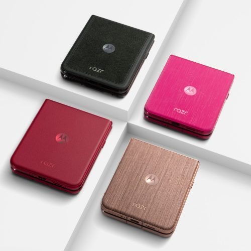 Motorola lança celular dobrável com acabamento em madeira