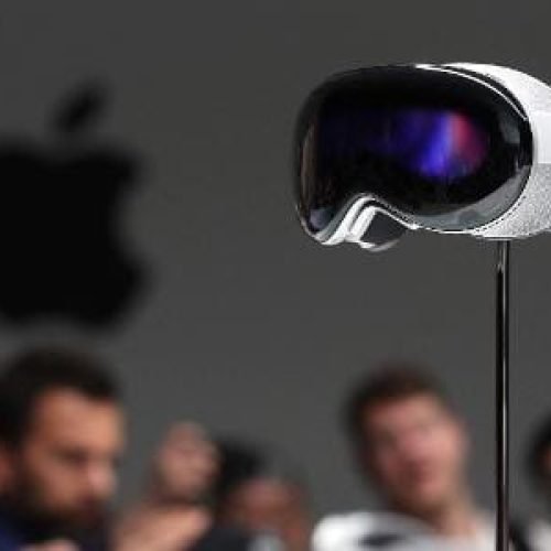 Apple vai iniciar venda de óculos de realidade mista nos EUA em fevereiro