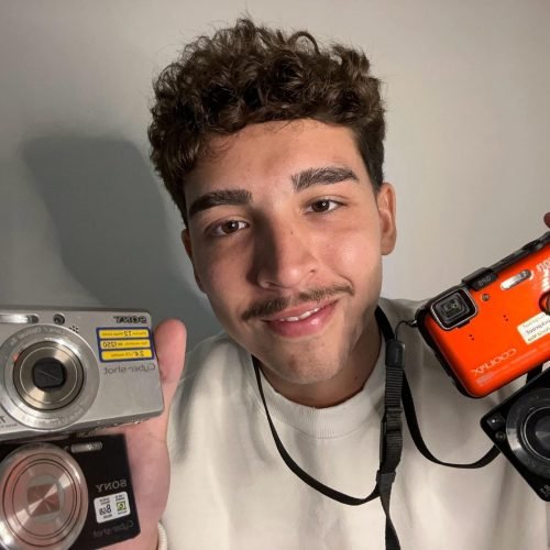 ‘Mil vezes melhor que celular’: por que as câmeras Cyber-shot estão saindo da gaveta direto para o rolê dos jovens | Tecnologia